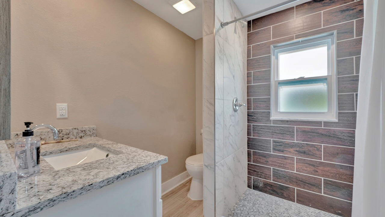 Photo of Bathroom in Limona Improvement