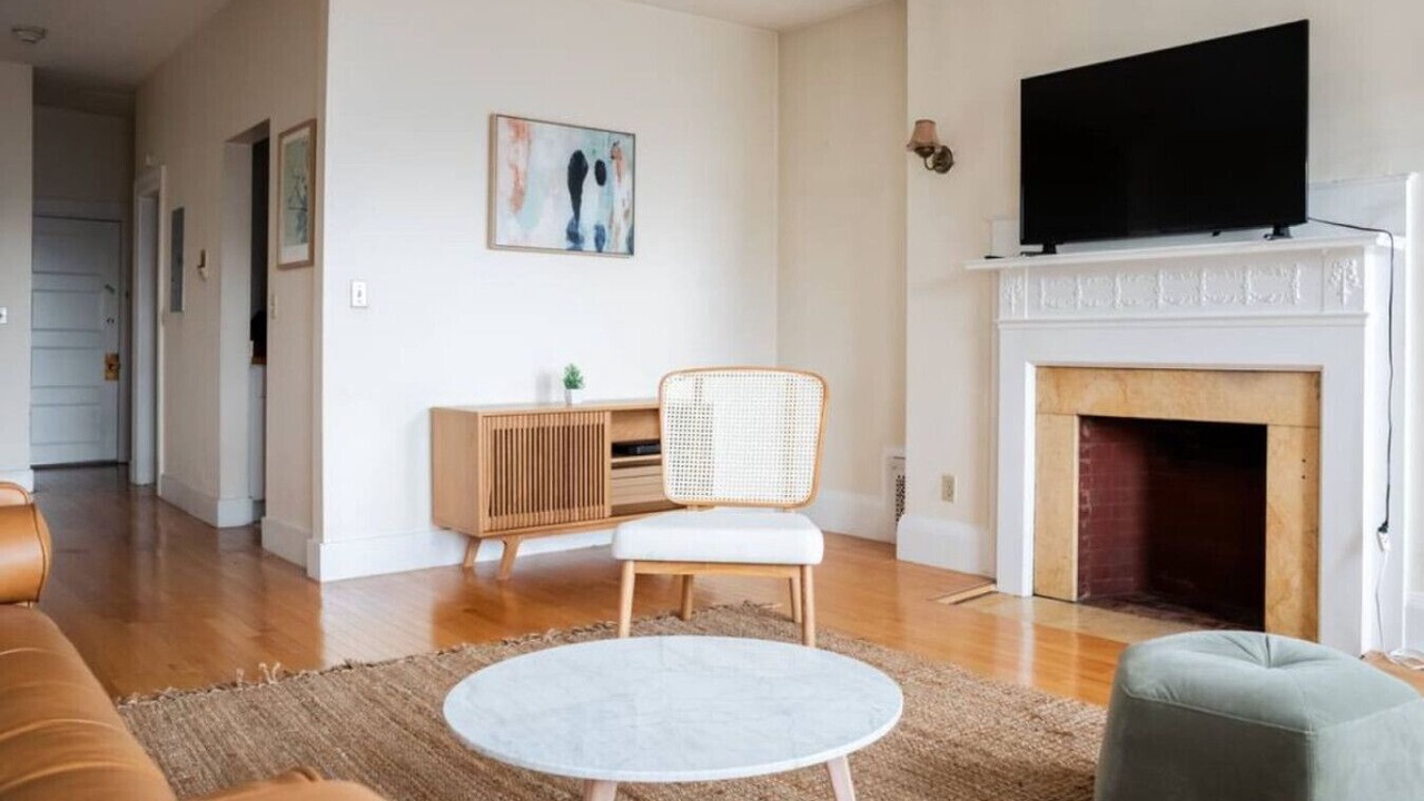 Photo of Livingroom in Fenway–Kenmore