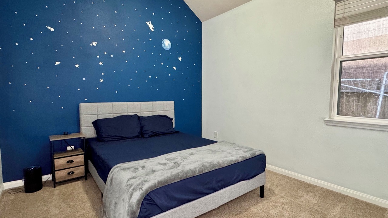 Photo of Bedroom in Baytown