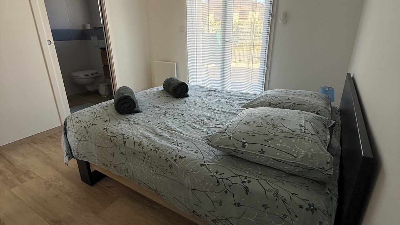 Photo of Bedroom in Lesparre-Medoc