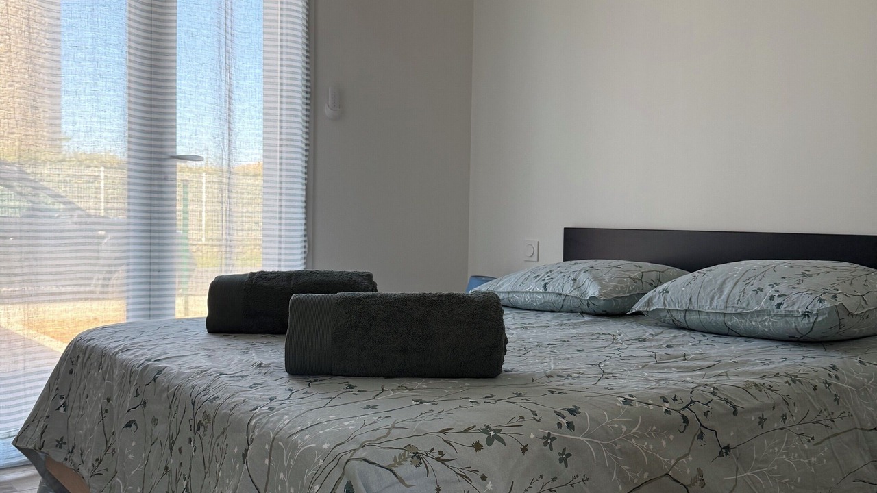 Photo of Bedroom in Lesparre-Medoc