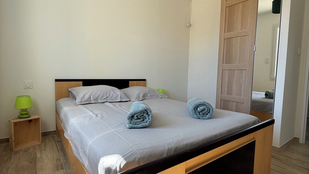Photo of Bedroom in Lesparre-Medoc