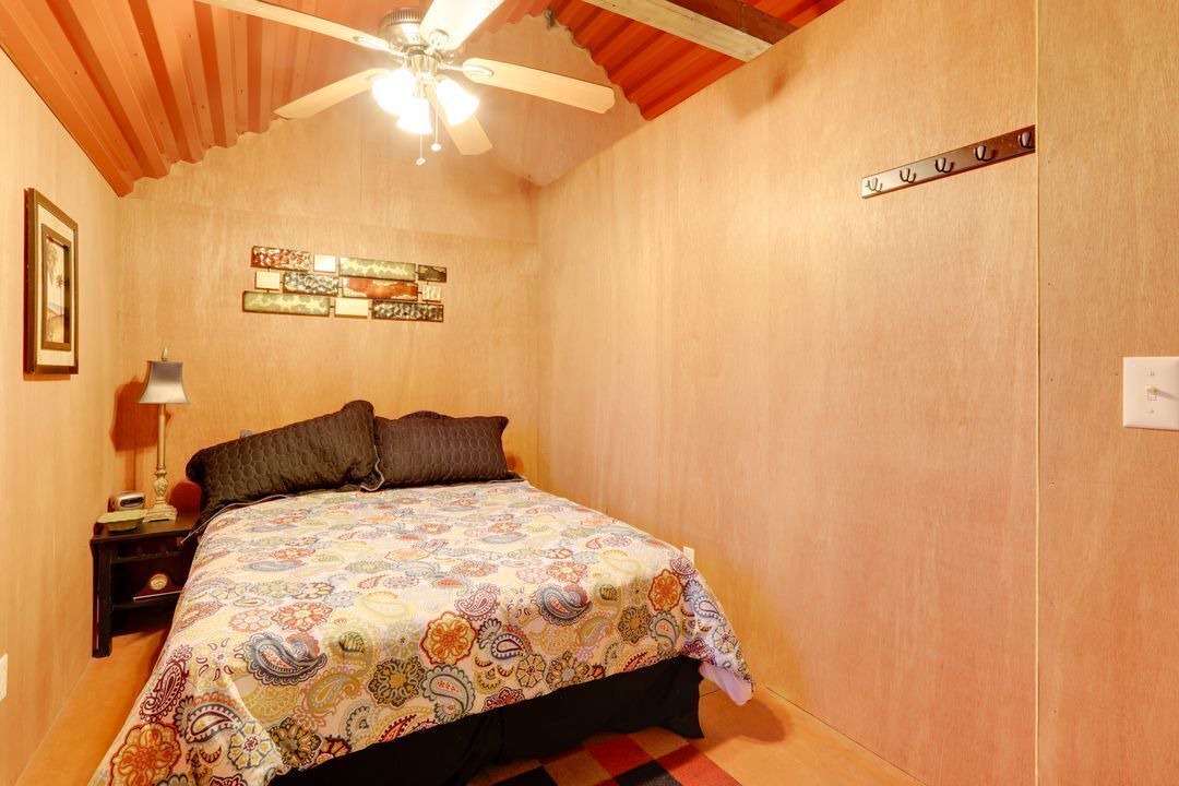 Photo of Bedroom in Clinton