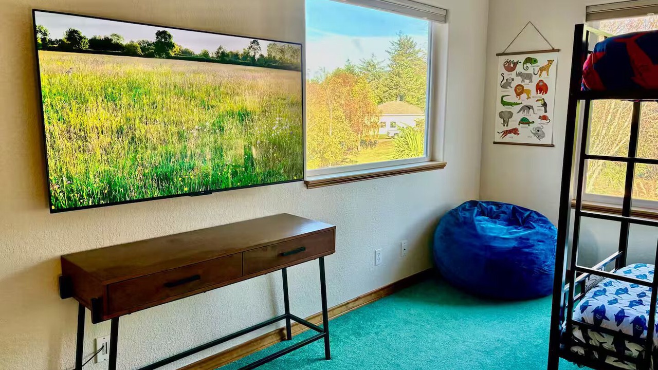 Photo of Bedroom in Netarts
