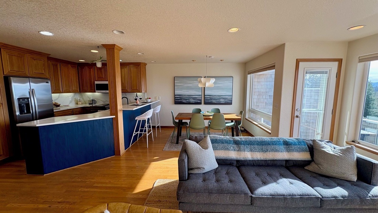 Photo of Livingroom in Netarts
