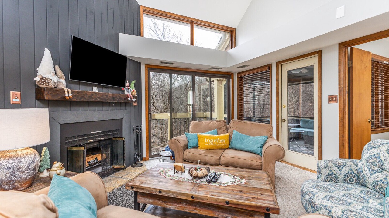 Photo of Livingroom in The Galena Territory