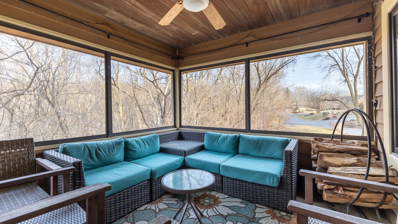 Photo of Livingroom in The Galena Territory