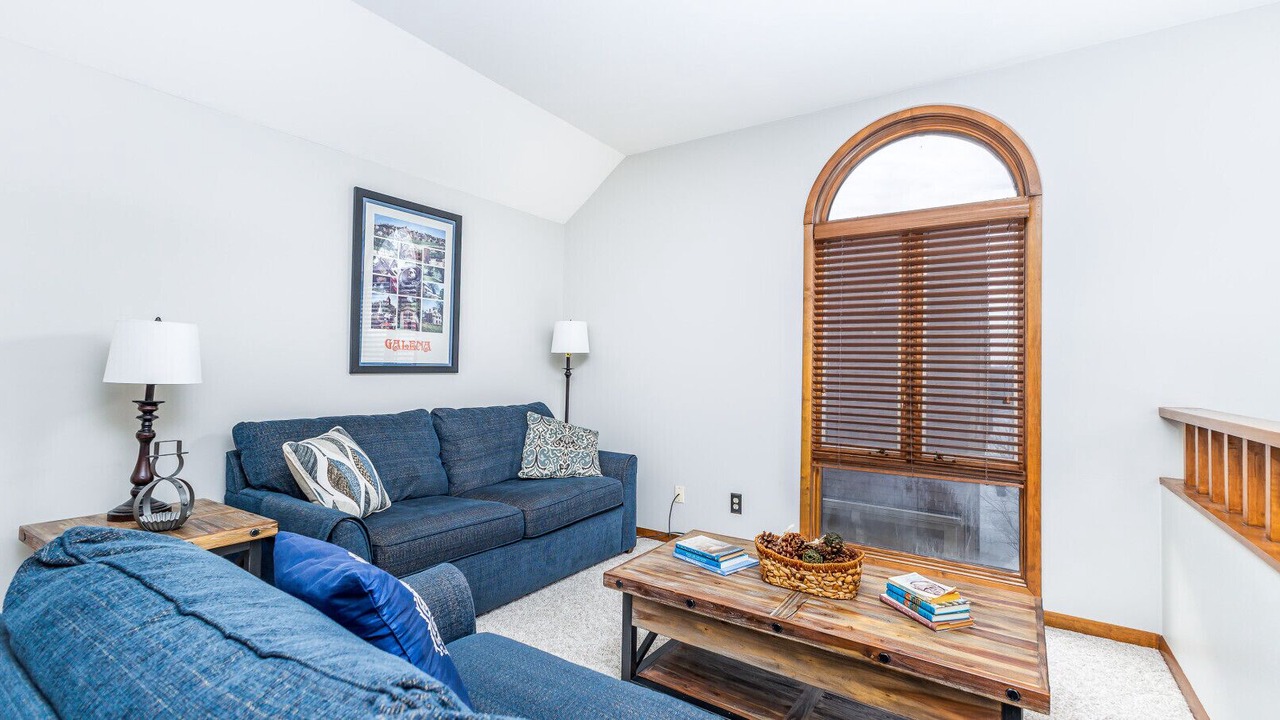 Photo of Livingroom in The Galena Territory