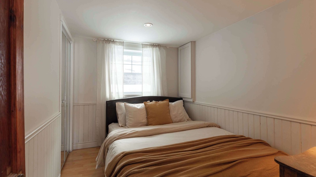 Photo of Bedroom in Sainte-Marguerite-du-Lac-Masson