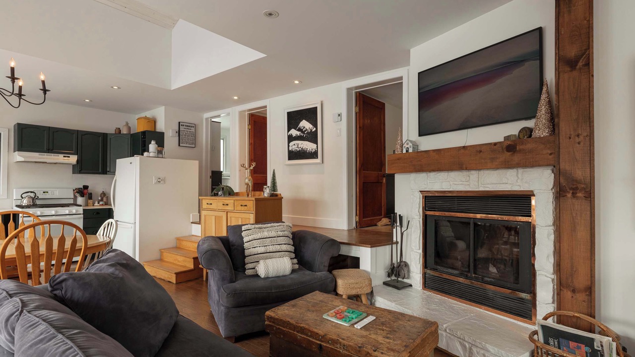 Photo of Livingroom in Sainte-Marguerite-du-Lac-Masson