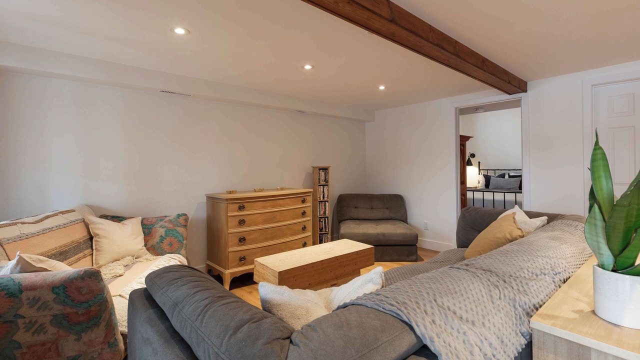 Photo of Livingroom in Sainte-Marguerite-du-Lac-Masson