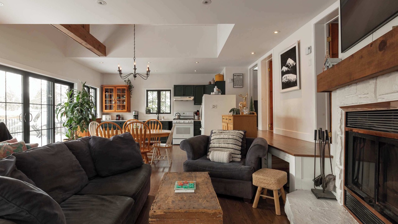 Photo of Livingroom in Sainte-Marguerite-du-Lac-Masson