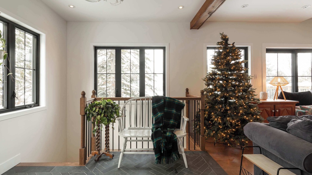 Photo of Livingroom in Sainte-Marguerite-du-Lac-Masson