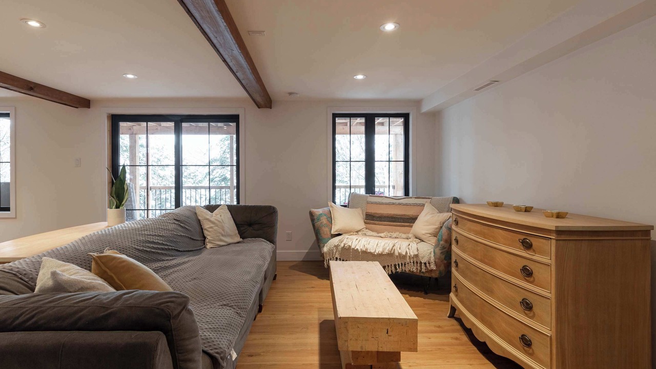 Photo of Livingroom in Sainte-Marguerite-du-Lac-Masson