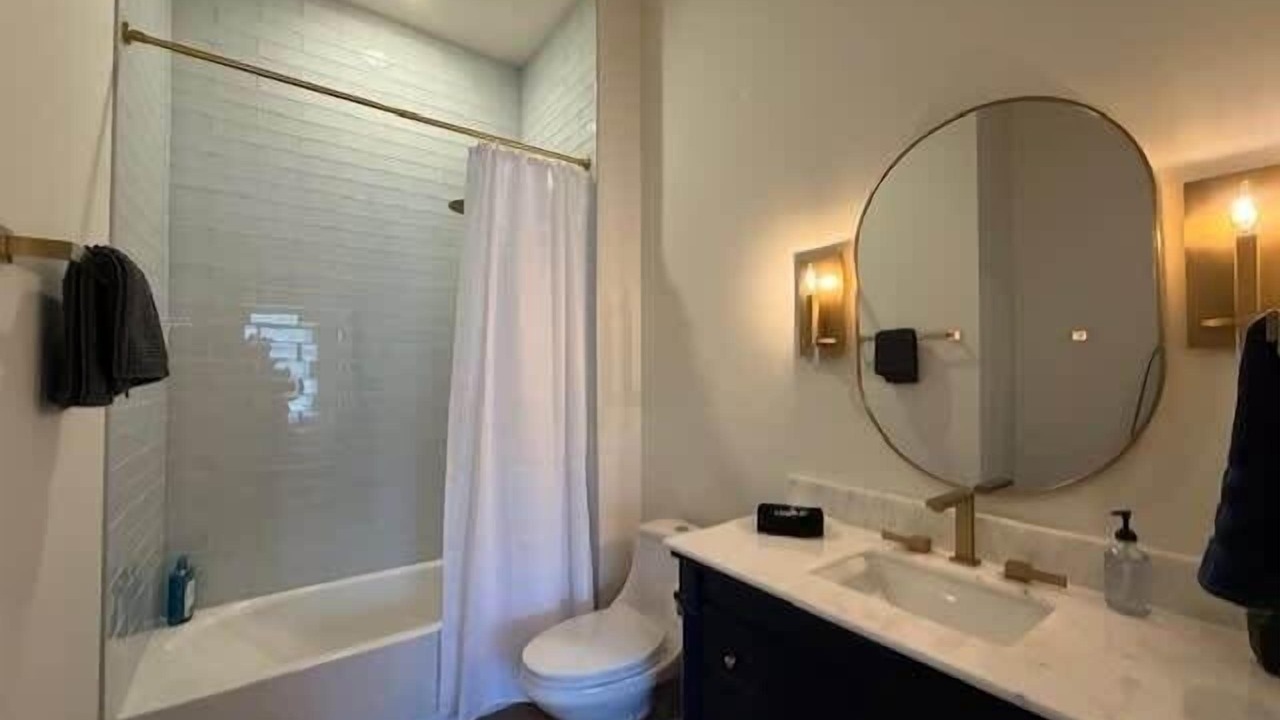Photo of Bathroom in Parker Lane