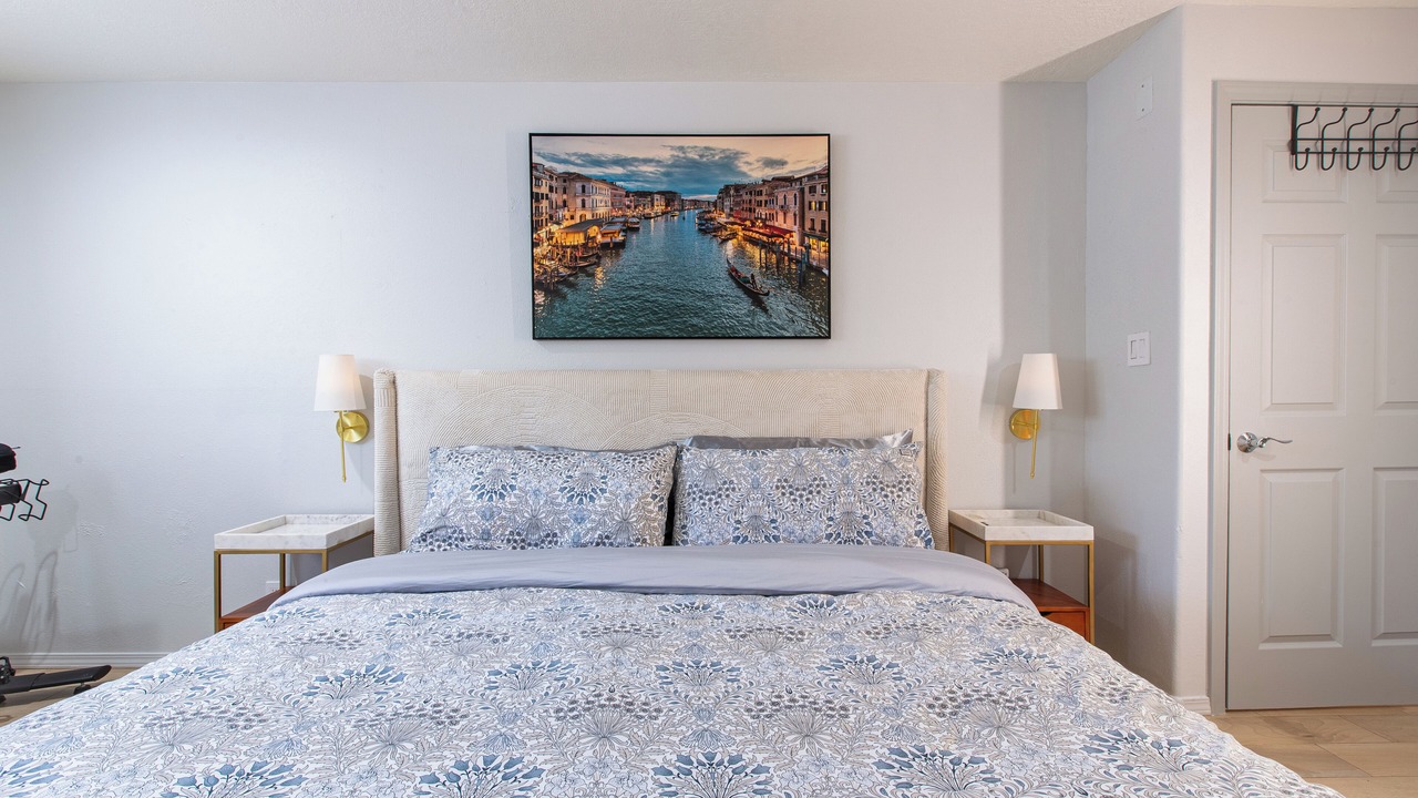 Photo of Bedroom in Northeast Santa Fe