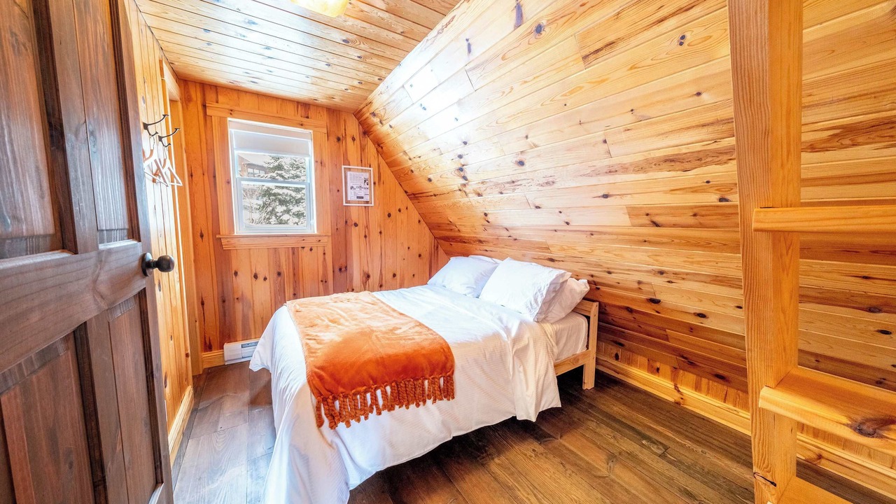Photo of Bedroom in Saint-Philemon