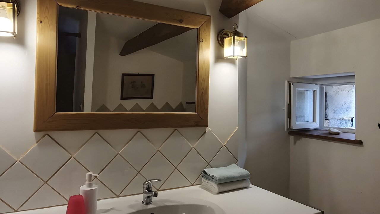 Photo of Bathroom in Courcon
