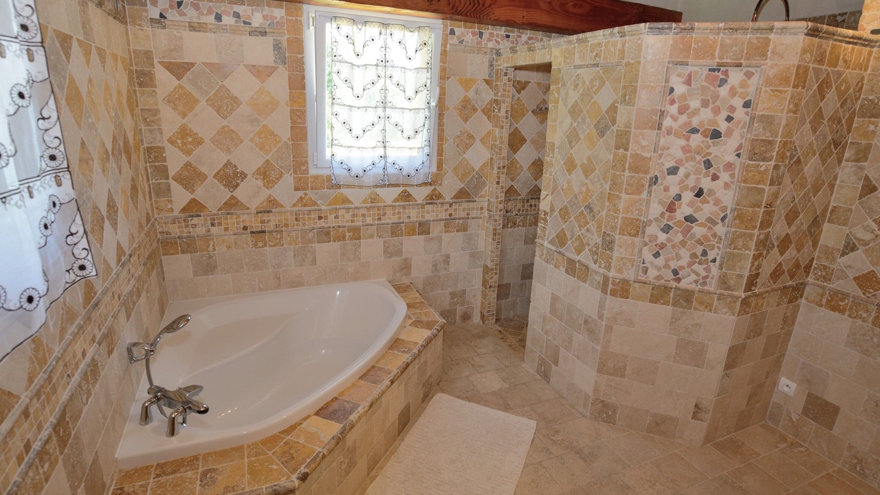 Photo of Bathroom in Boisset-et-Gaujac