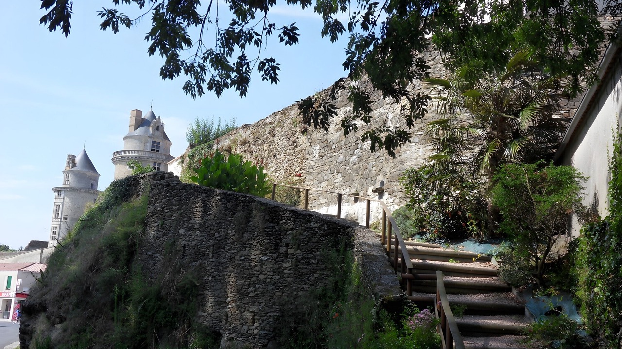 Photo of Others in Apremont