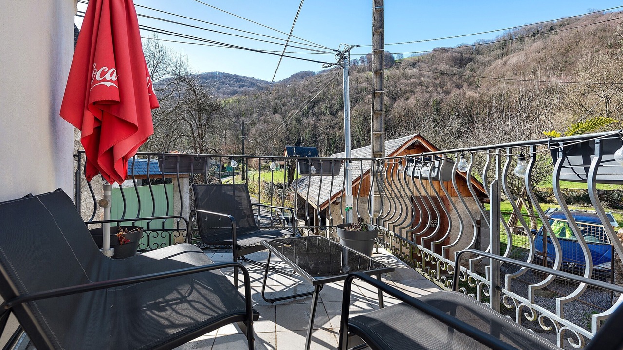 Photo of Outdoor in Campan