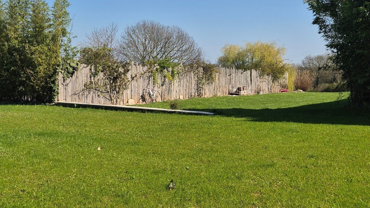 Photo of Outdoor in Crisse