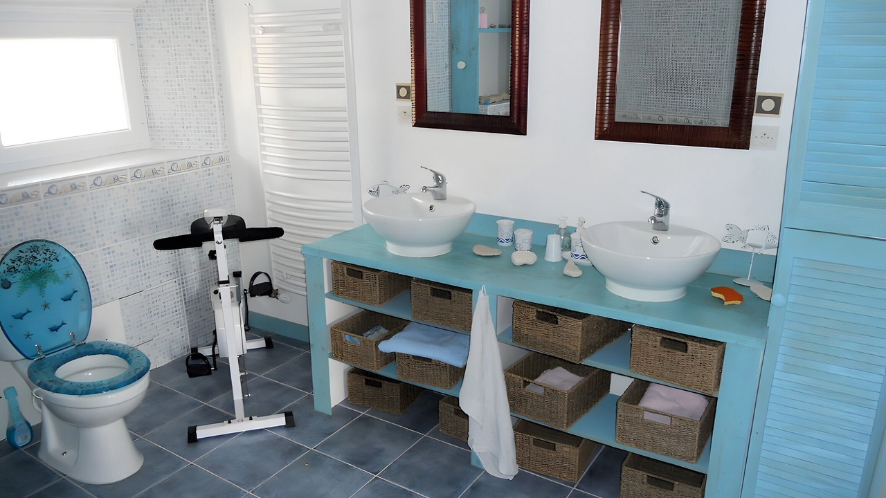 Photo of Bathroom in Saint-Guinoux