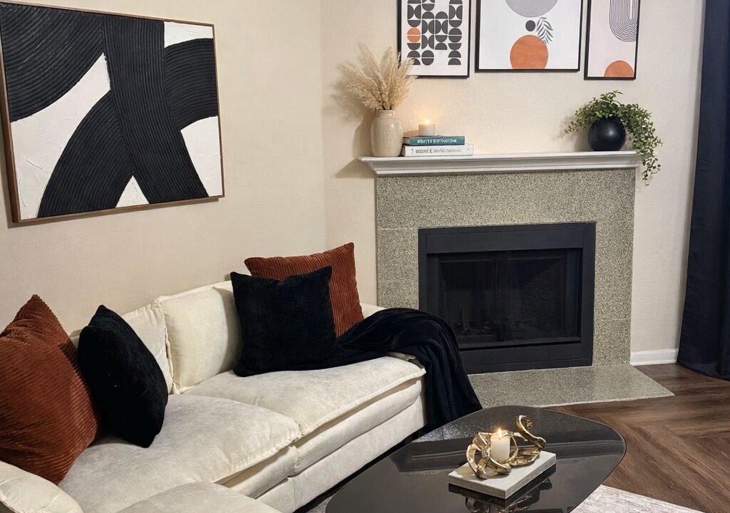 Photo of Livingroom in Southwest Carrollton
