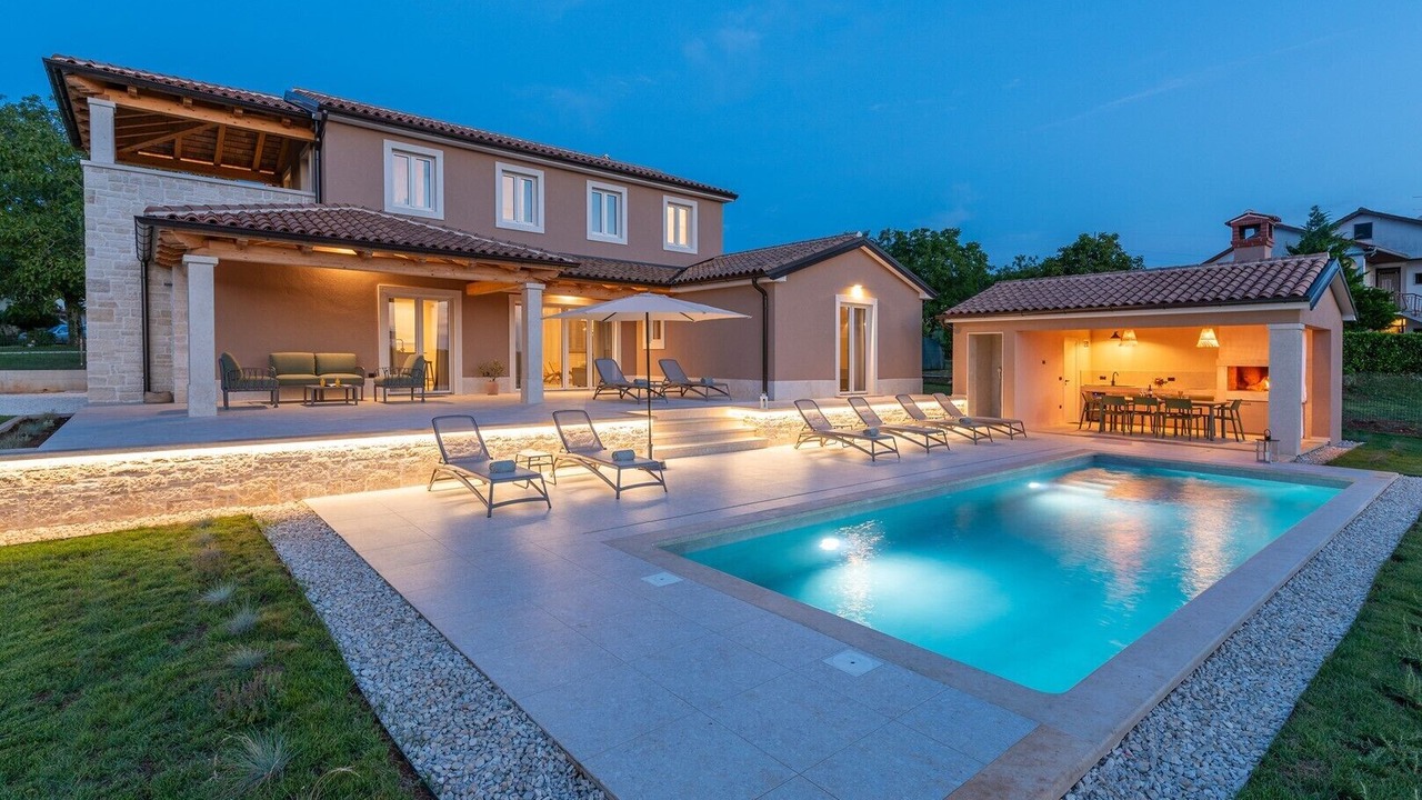Photo of Outdoor in Beram