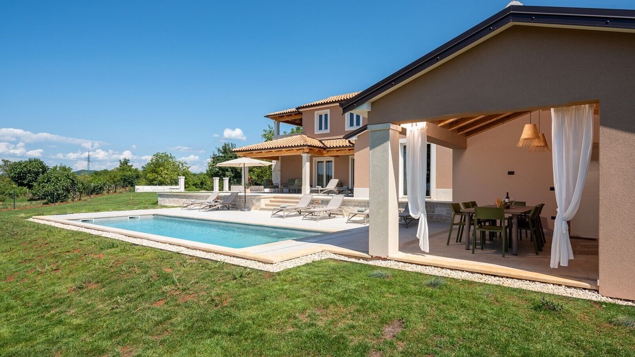 Photo of Outdoor in Beram