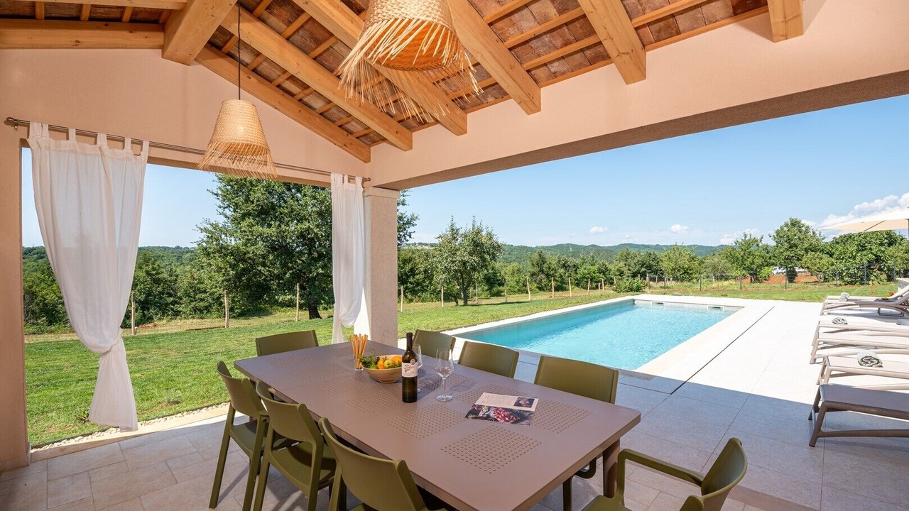 Photo of Outdoor in Beram