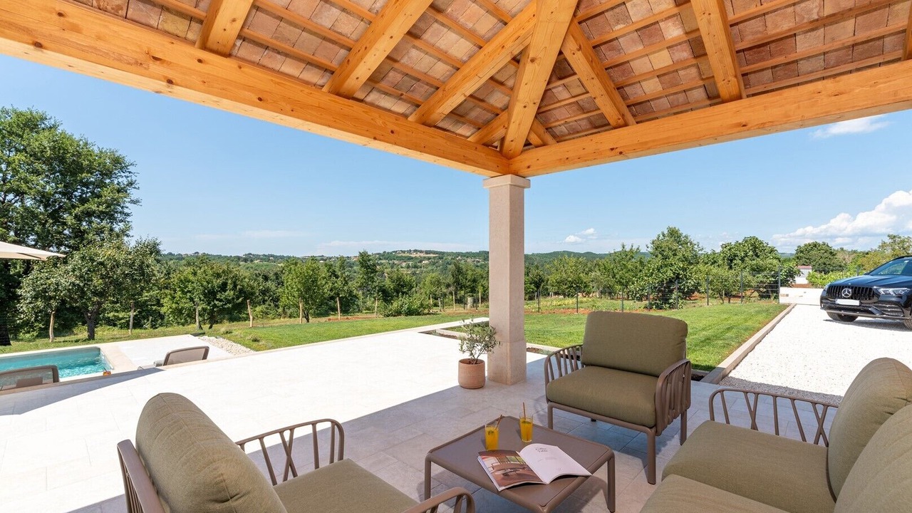 Photo of Patio Balcony in Beram