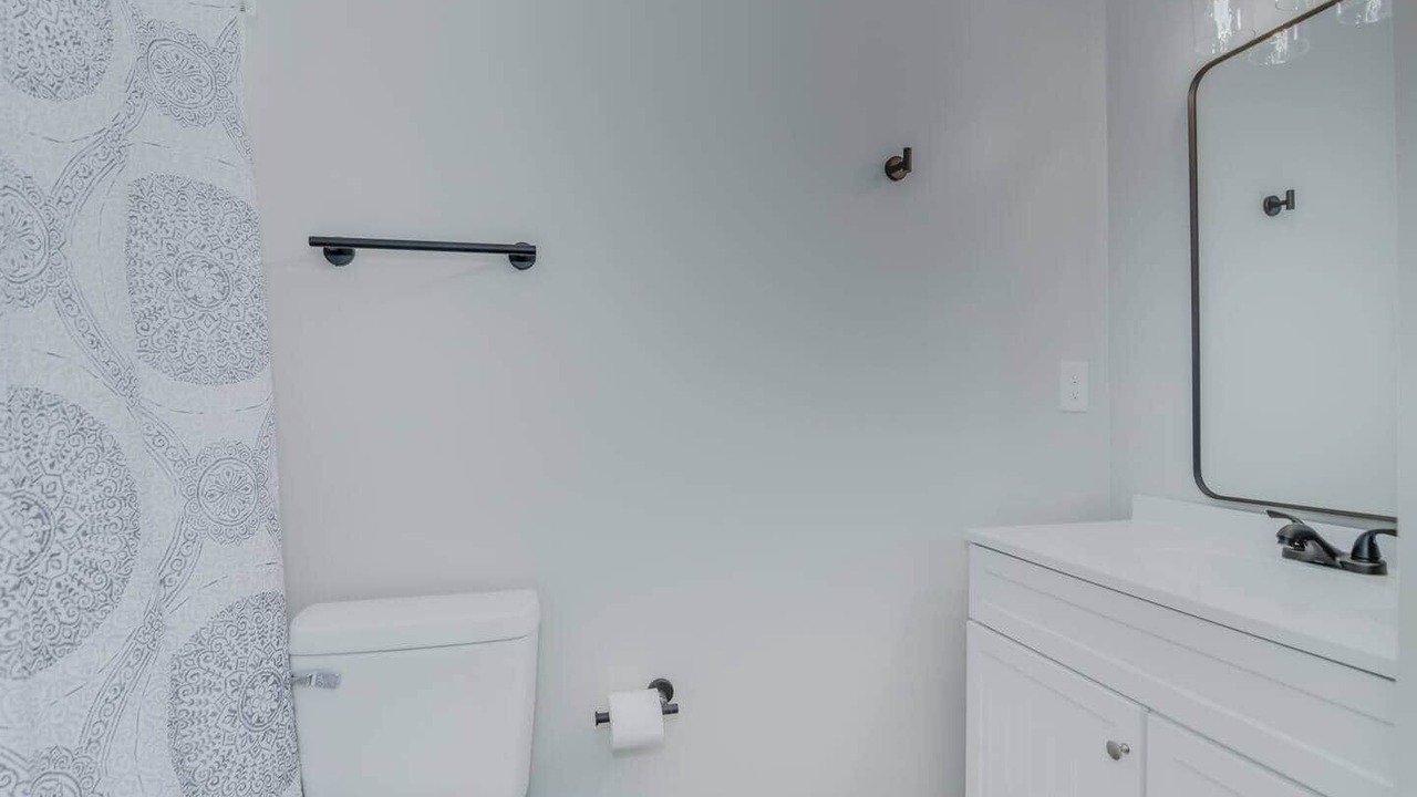 Photo of Bathroom in Peach Orchard