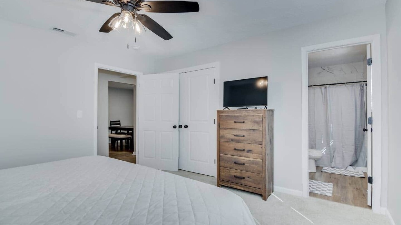 Photo of Bedroom in Peach Orchard