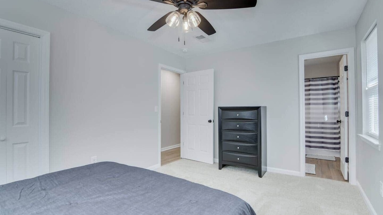 Photo of Bedroom in Peach Orchard