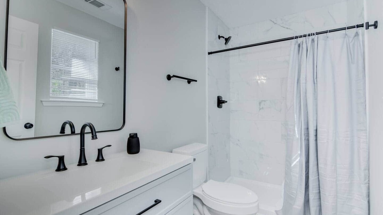 Photo of Bathroom in Peach Orchard