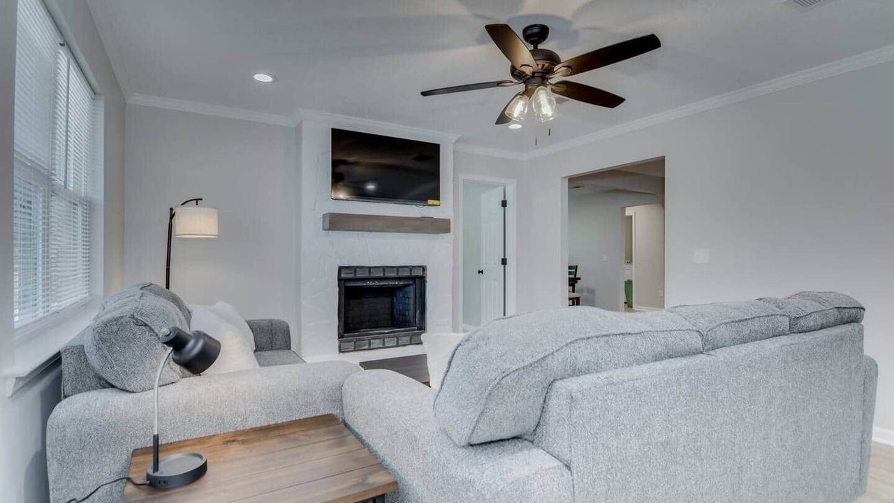 Photo of Livingroom in Peach Orchard