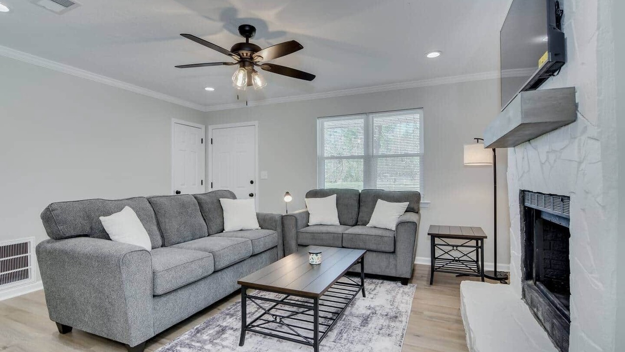 Photo of Livingroom in Peach Orchard