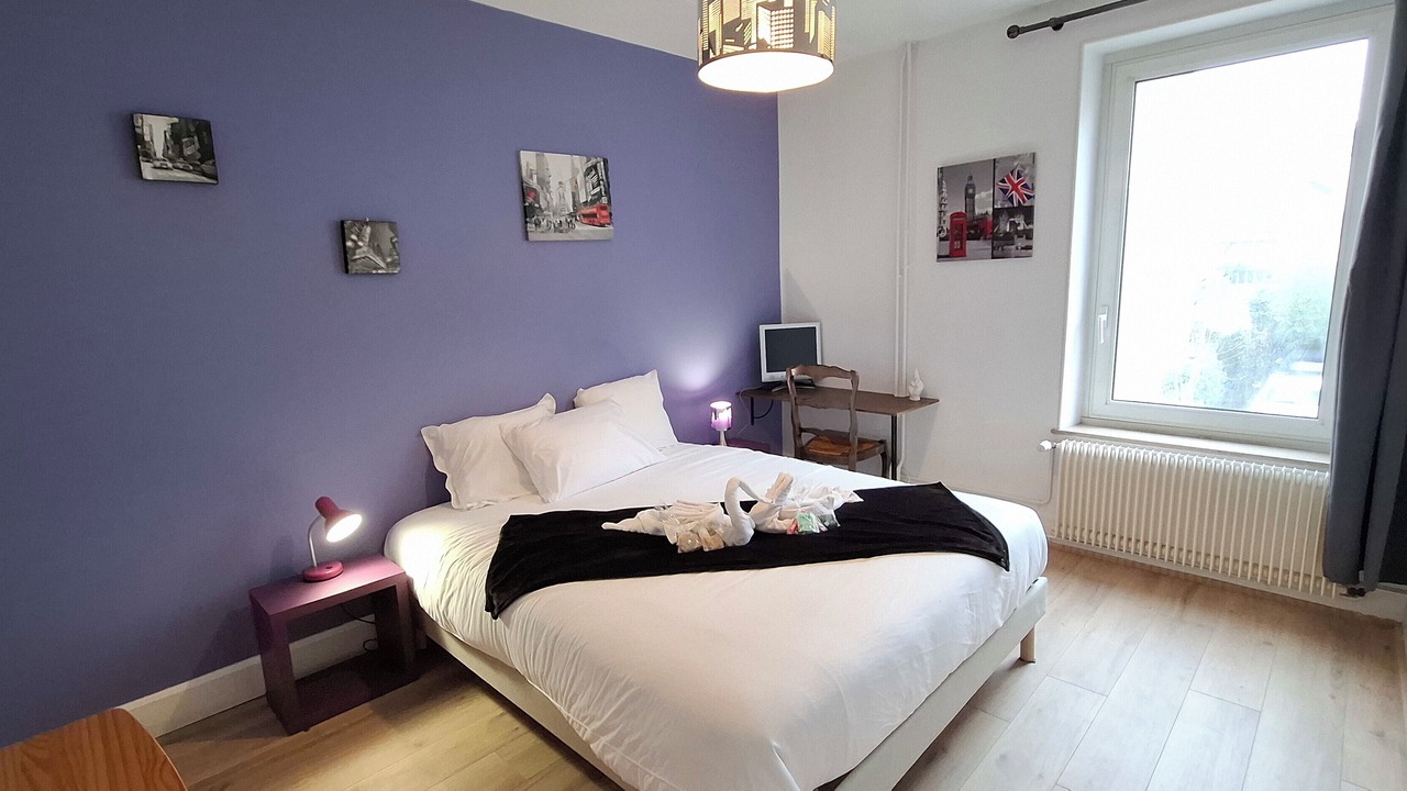 Photo of Bedroom in Poincare - Foch - Anatole France - Croix de Bourgogne