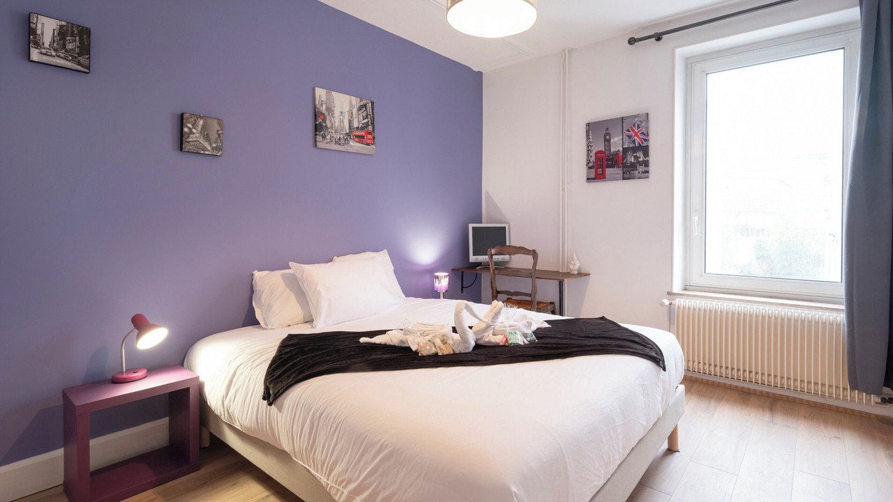 Photo of Bedroom in Poincare - Foch - Anatole France - Croix de Bourgogne