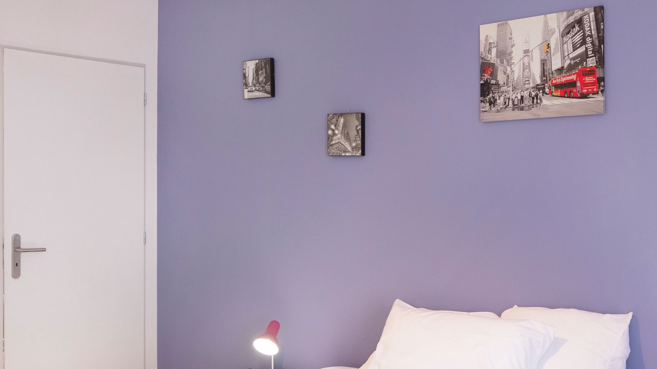 Photo of Bedroom in Poincare - Foch - Anatole France - Croix de Bourgogne