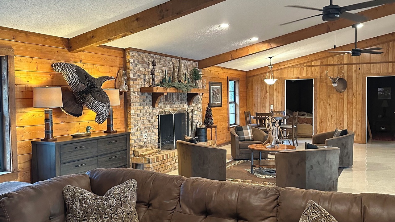 Photo of Livingroom in Lafayette County