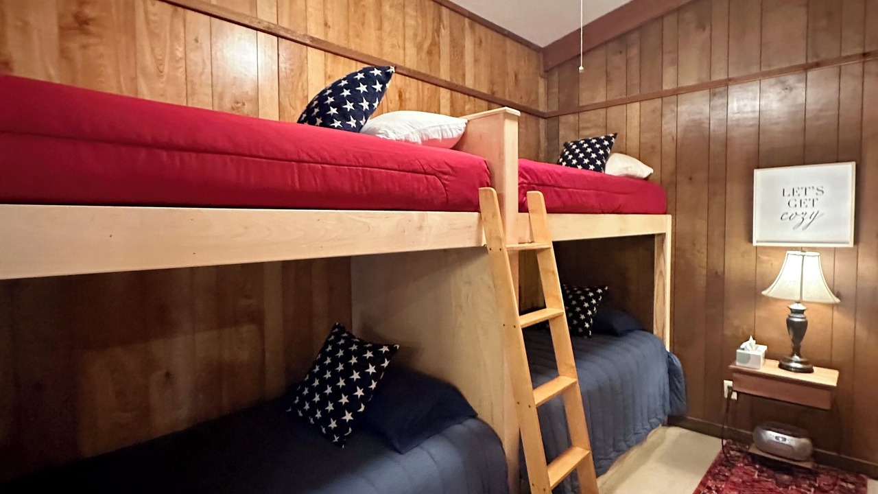 Photo of Bedroom in Lafayette County