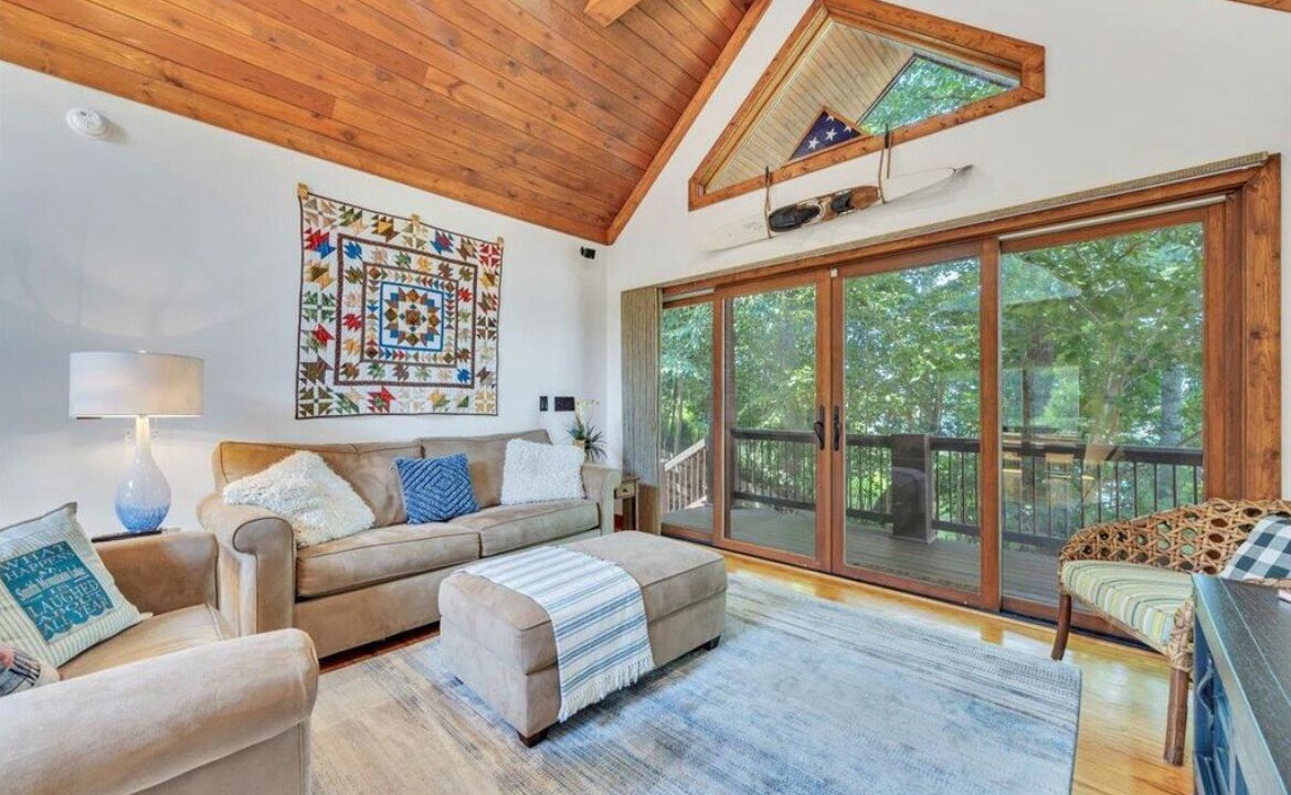 Photo of Livingroom in Westlake Corner