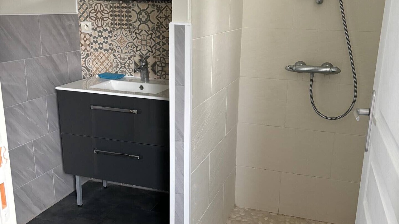 Photo of Bathroom in Saujon