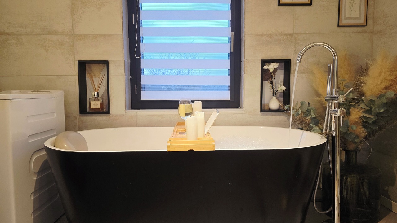 Photo of Bathroom in Arelaune-en-Seine