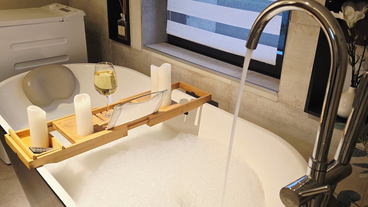 Photo of Bathroom in Arelaune-en-Seine