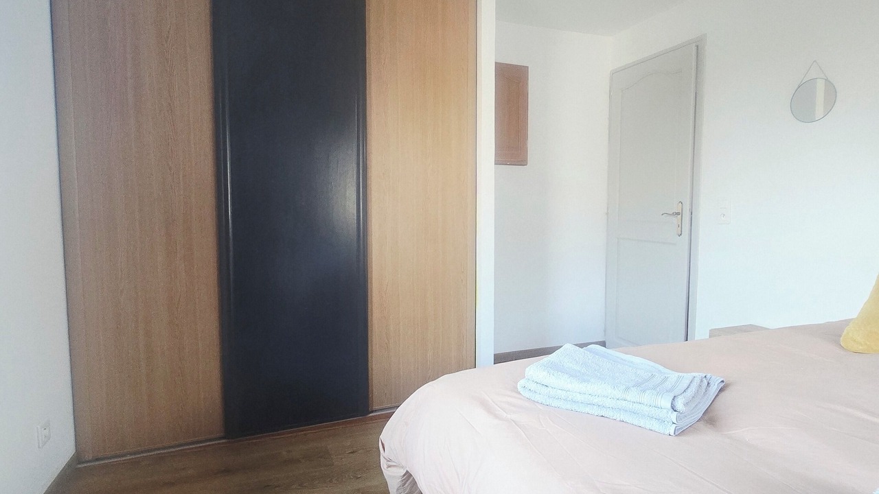 Photo of Bedroom in Arelaune-en-Seine