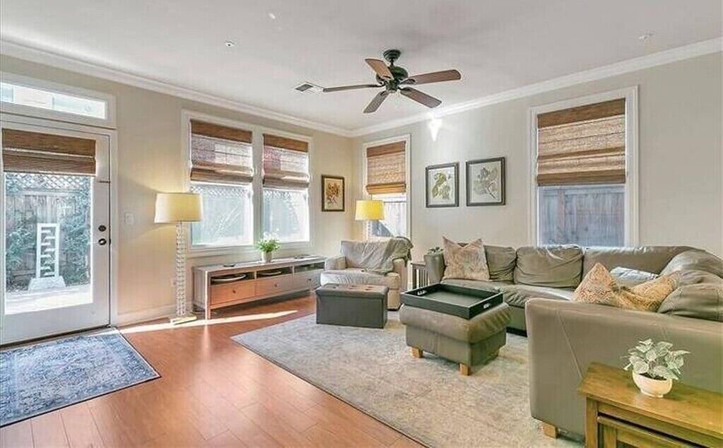Photo of Livingroom in Napa