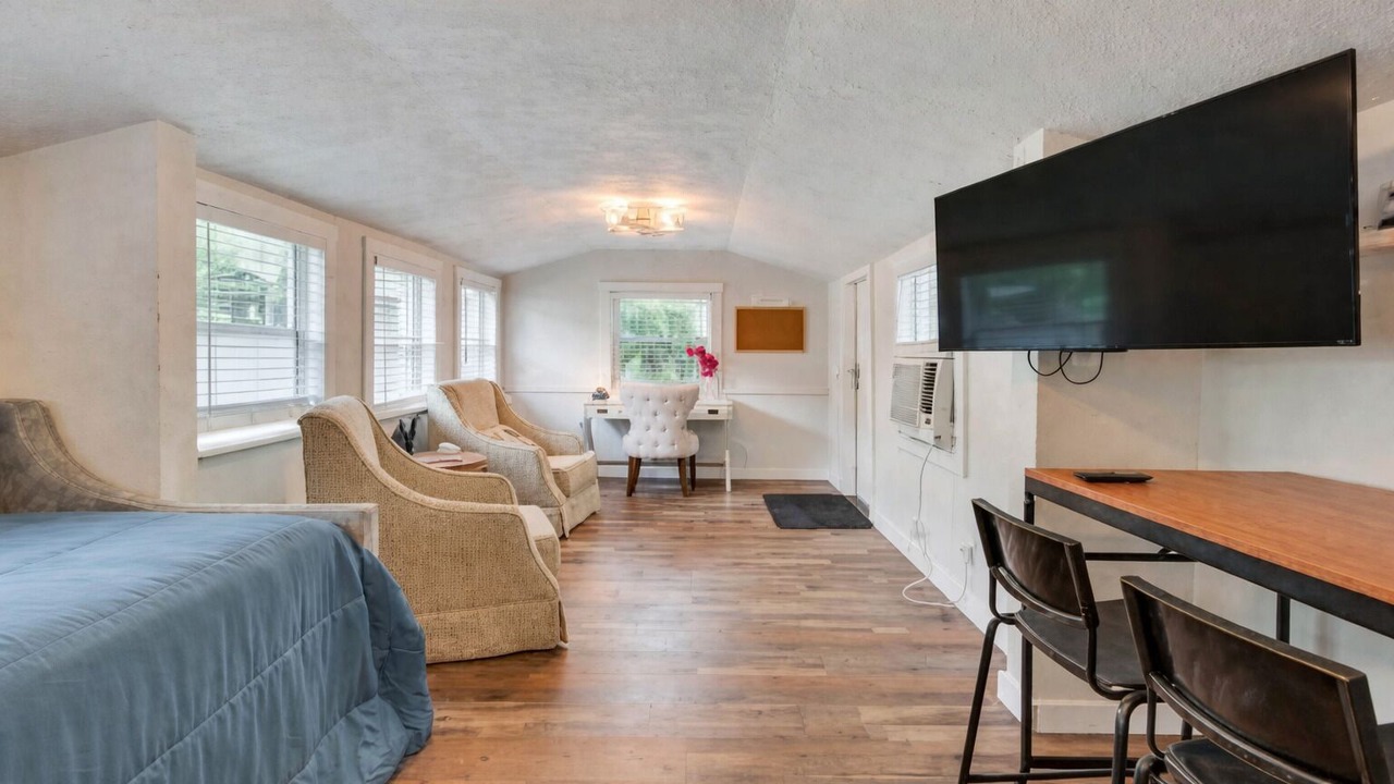Photo of Bedroom in Dixieland